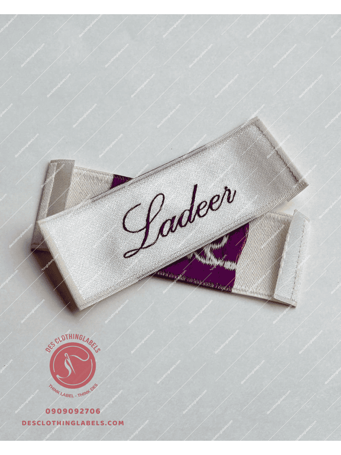 Nhãn mác dệt satin thời trang cao cấp từ Des ClothingLabels