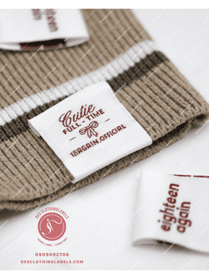 Vị trí đặt nhãn mác cho quần áo rất quan trọng các local brand cần chú ý