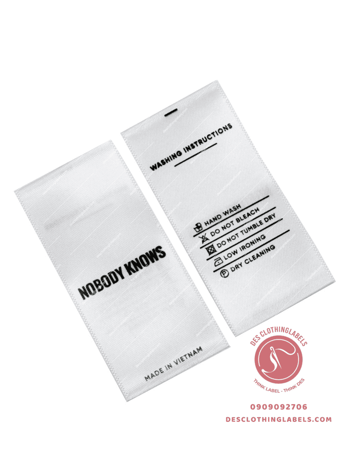 Thông tin trên nhãn mác quần áo giúp khách hàng hiểu rõ hơn về sản phẩm thời trang