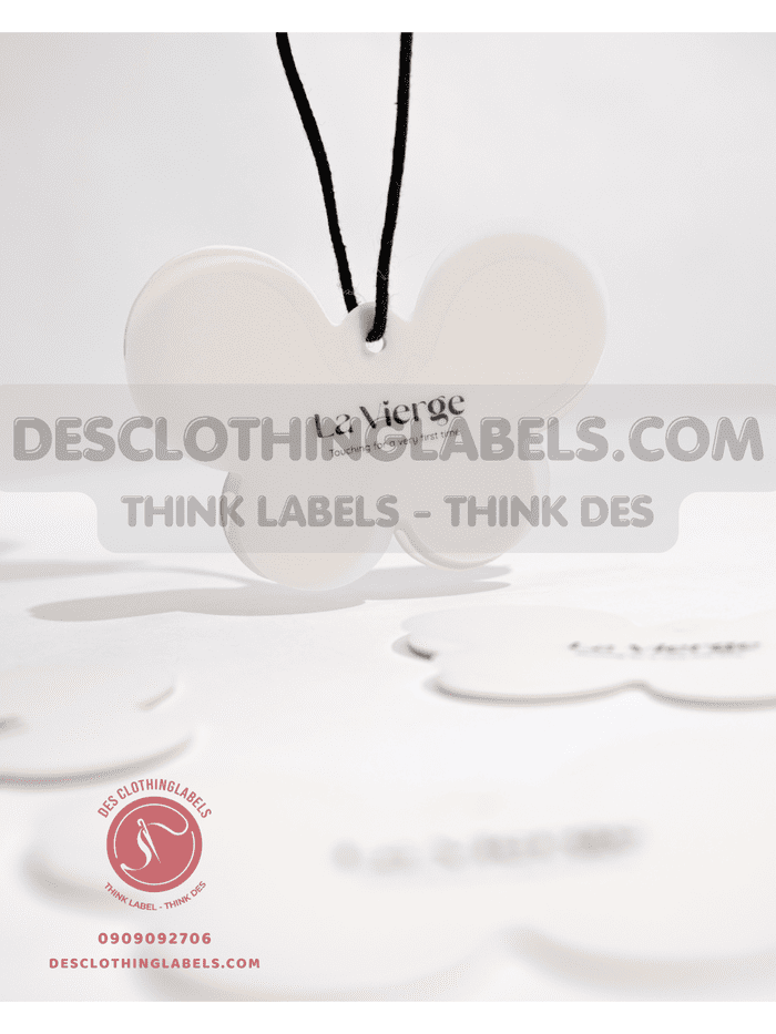 In hang tag giấy mỹ thuật đang rất được các local brand thời trang ưa chuộng